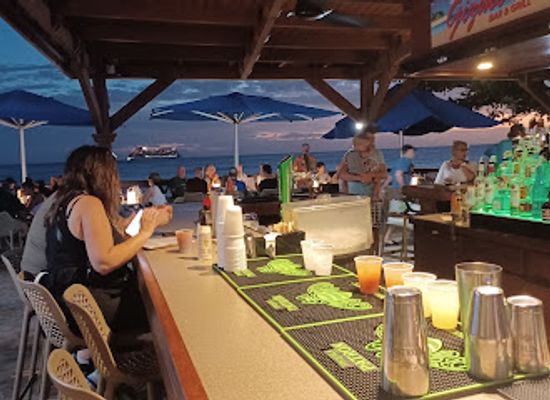 sint-maarten/fort-amsterdam/bar/gizmos-bar-and-grill