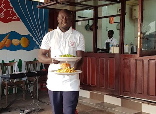 the-gambia/kiang-central/bar/muna-s-bar-and-restaurant