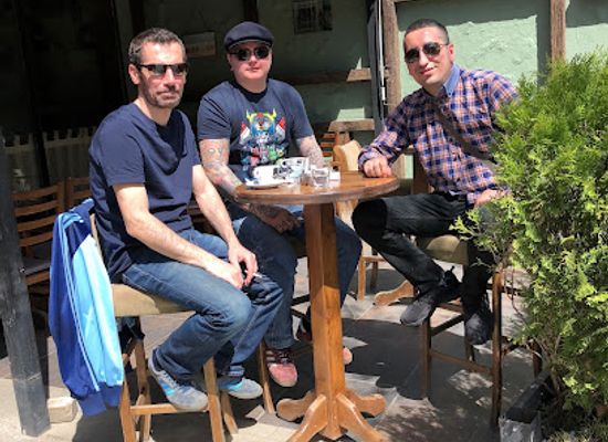 kosovo/mitrovica/bar/n-pub