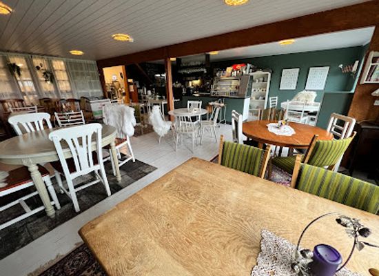 faroe-islands/eysturoy/bar/urtahavin-kafe