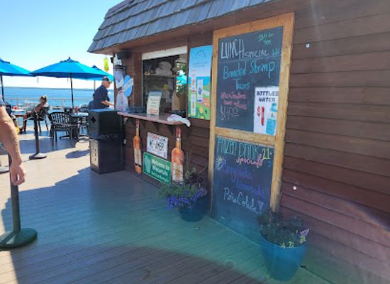 wisconsin/apostle-islands/bar/the-deck