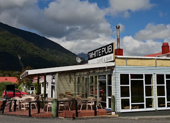 new-zealand/fox-glacier/bar/the-white-pub-cafe-bar