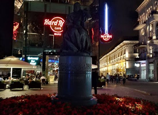 azerbaijan/baku/flame-towers/bar/clansman-bar
