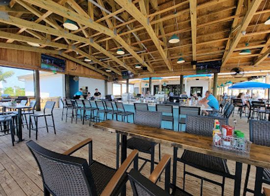 florida/big-bend/bar/finn-s-dockside-bar-grill