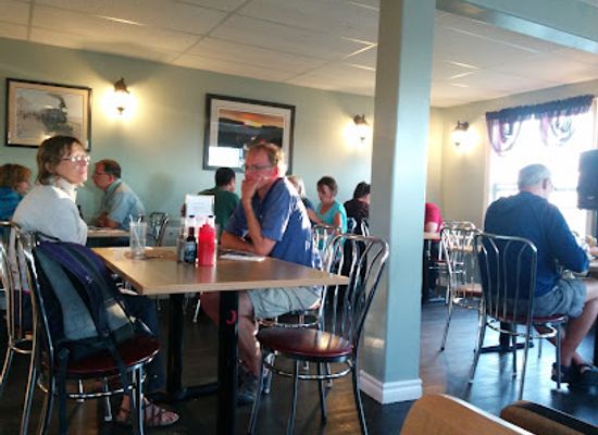 canada/gros-morne-national-park/bar/earle-s-restaurant