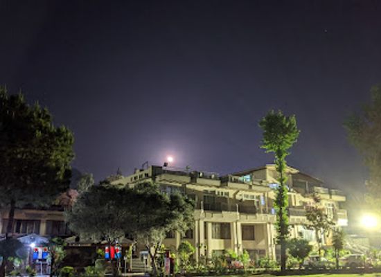 pakistan/neelum-valley/bar/neelum-view-hotel