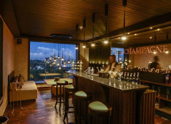 kenya/hell-s-gate-national-park/bar/the-champagne-bar