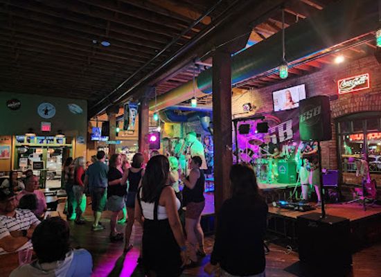 michigan/lansing/bar/nuthouse-sports-grill