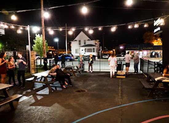 indiana/south-bend/northeast-south-bend/bar/the-garage-arcade-bar