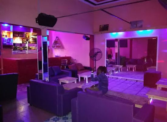 benin/cotonou/aidjedo/bar/resto-bar-vip-congolais-paris-benin-chez-la-parisienne
