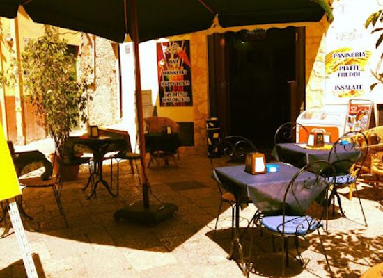 italy/palermo/albergheria/bar/wine-bar-carpe-diem
