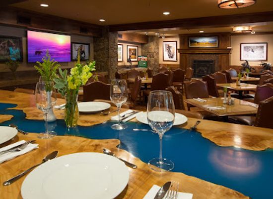 wyoming/jackson-hole/bar/the-whistling-grizzly-restaurant