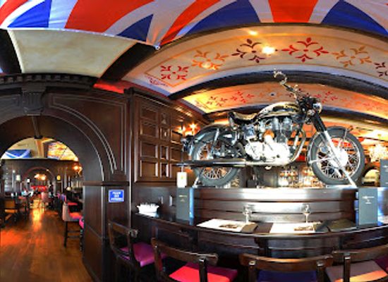 france/marseille/vieux-port/bar/the-queen-victoria