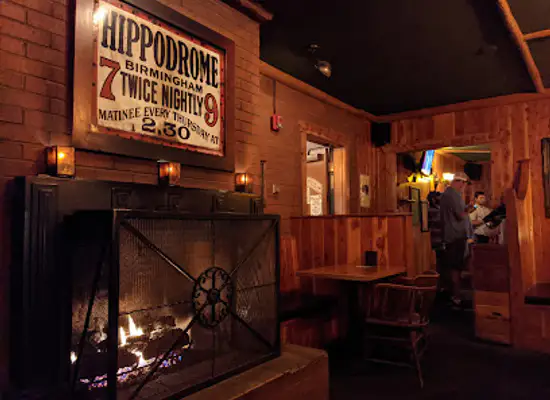 oregon/bend/bar/mcmenamins-fireside-bar