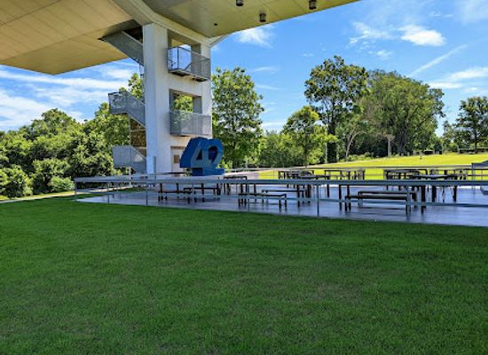 arkansas/arkansas-valley/bar/42-bar-and-table