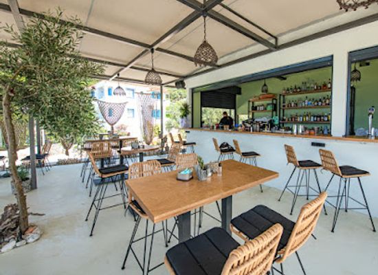 greece/sporades/bar/kraken-seaside-drink-dine