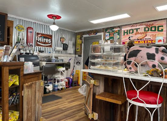 missouri/st-francois-mountains/bar/old-village-hot-dog-shoppe
