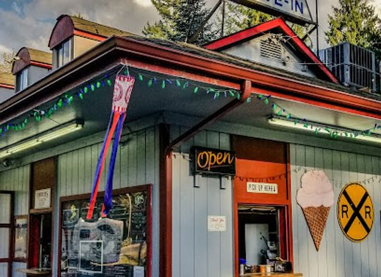 washington/western-washington/bar/zeke-s-drive-in