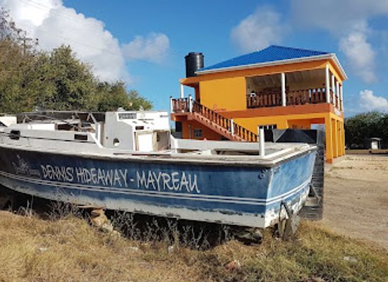 saint-vincent-and-the-grenadines/mayreau/bar/denis-hideaway-bar-and-restaurant