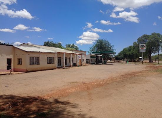 zimbabwe/hwange-national-park/bar/tshanini-bar