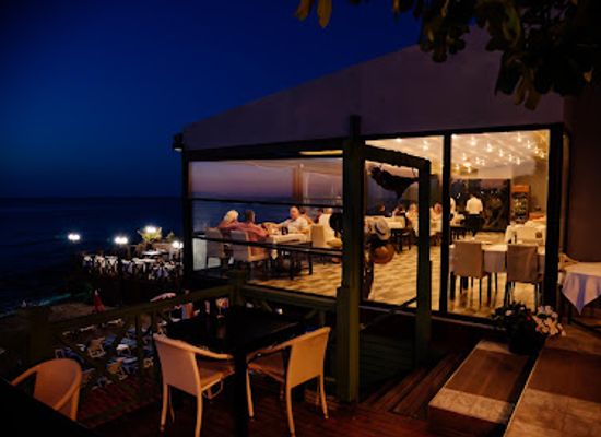 cyprus/kyrenia-district/bar/driftwood-restaurant-bar-beach