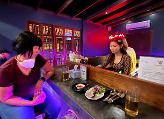 thailand/ubon-ratchathani/bar/roundabout-bar