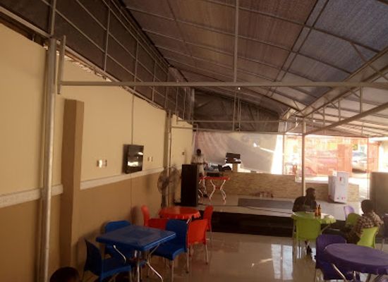 nigeria/lagos/ikeja/bar/umbrellas-bar