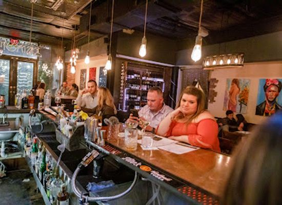 texas/houston/rice-village/bar/simone-on-sunset