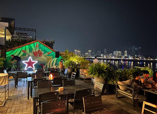 cambodia/preah-vihear-province/bar/le-moon-rooftop