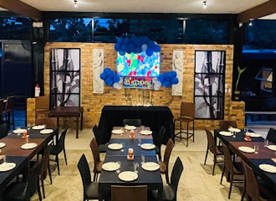 philippines/legazpi/lignon-hill-nature-park/bar/yuris-bar-and-grill