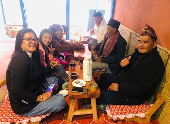 nepal/pokhara/world-peace-pagoda/bar/thanti-snacking-bar