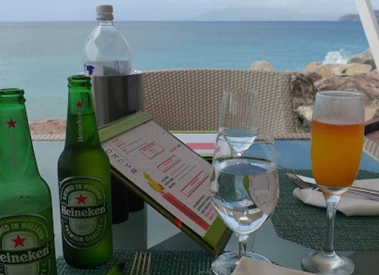 saint-kitts-and-nevis/pinney-s-beach/bar/mango