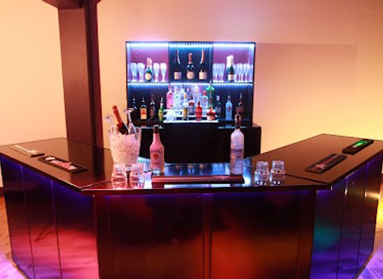 united-kingdom/gloucestershire/bar/devoted-deluxe-mobile-bar-hire
