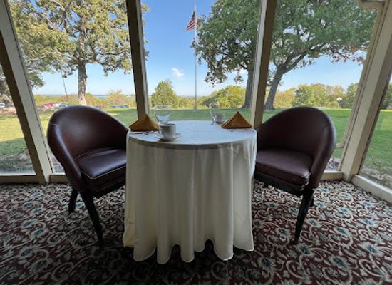 oklahoma/lake-texoma/bar/lakeside-restaurant-at-tanglewood-resort