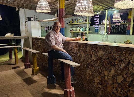 tanzania/rift-valley/bar/arnoldi-s-on-the-cliff-bar-bites