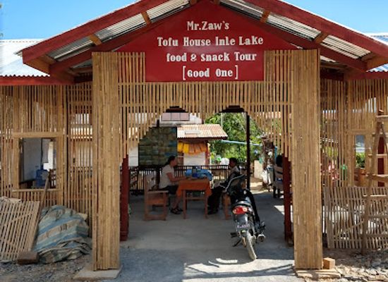 myanmar-burma/inle-lake/bar/tofu-house-inle-lake