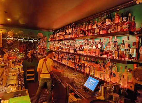 romania/sibiu/bar/house-of-ellixirz-cocktail-bar