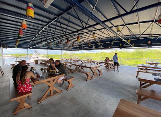 belize/toledo-district/bar/hobbs-brew-barge
