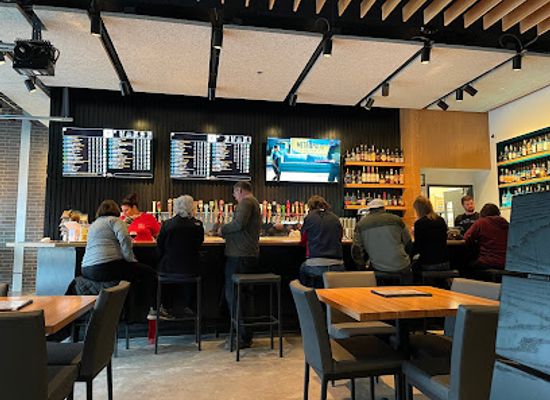 nebraska/loess-hills/bar/heights-draft-room