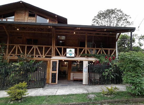 ecuador/mindo-cloud-forest/bar/bare-foot-coffee-house