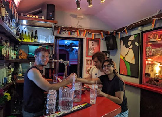israel/judea/bar/video-pub-gay-bar