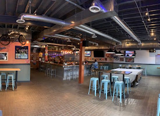 michigan/marquette/bar/breakers-roadhouse