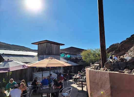 california/colorado-desert/bar/nellie-e-saloon-the-desert-bar
