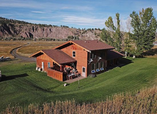 montana/the-missouri-river-country/bar/the-missouri-riverside-lodge