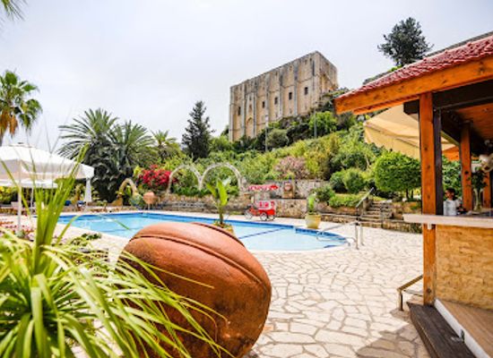 cyprus/kyrenia/bellapais/bar/bellapais-gardens-hotel