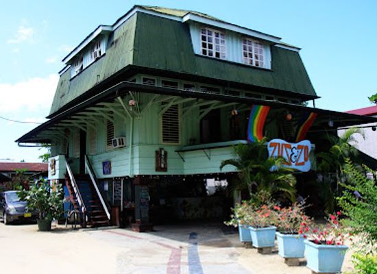 suriname/commewijne-district/bar/zus-zo