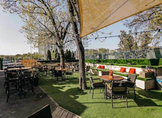 croatia/zagreb/maksimir-park/bar/ozujsko-pub-maksi