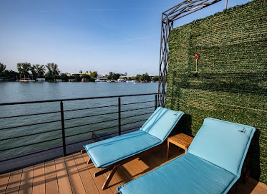 serbia/ada-ciganlija/bar/flow-restaurant-bar-rooms