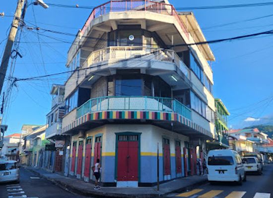 dominica/roseau/bar/drop-anchor-bar