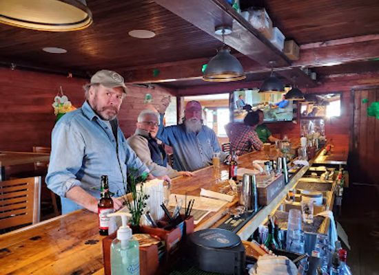 new-hampshire/lake-winnipesaukee/bar/morrisseys-front-porch-pub